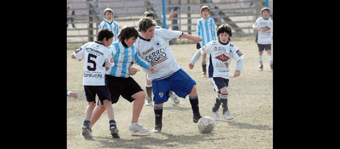 El fÃºtbol menor estÃ cerrando la segunda fase de la temporada 2007 Archivo 