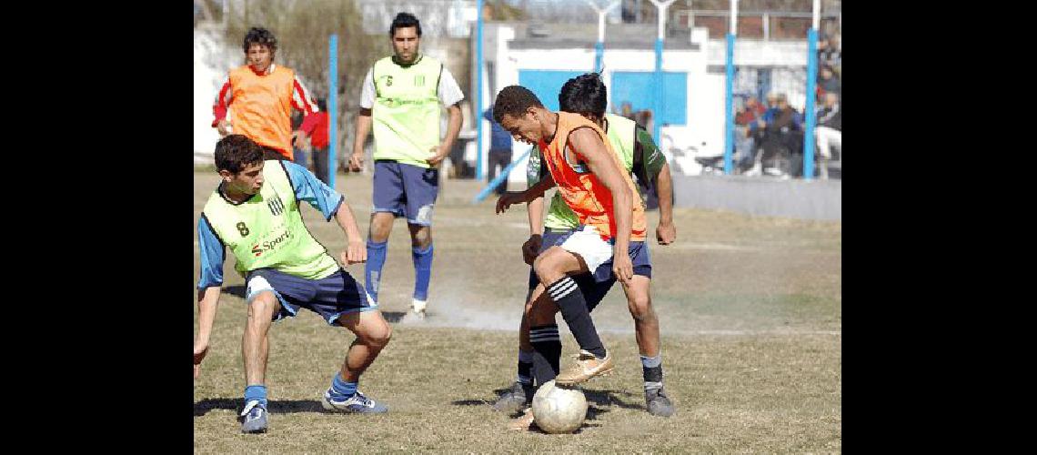 Racing goleÃ³ a Ferro en un amistoso Marcelo Kehler