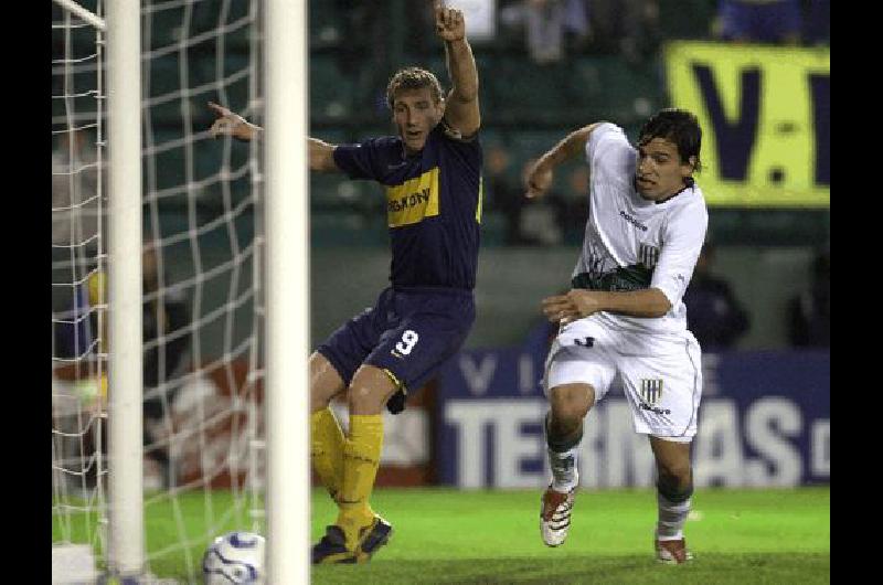 MartÃ­n Palermo tuvo otra noche inolvidable con la camiseta de Boca- anoche le marcÃ³ cuatro goles a Banfield 