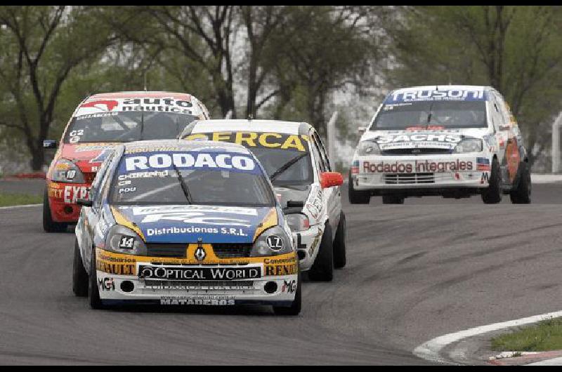 La segunda parte de la carrera tuvo el momento mÃ�s atractivo con cinco autos peleando por el triunfo Apatorgar 