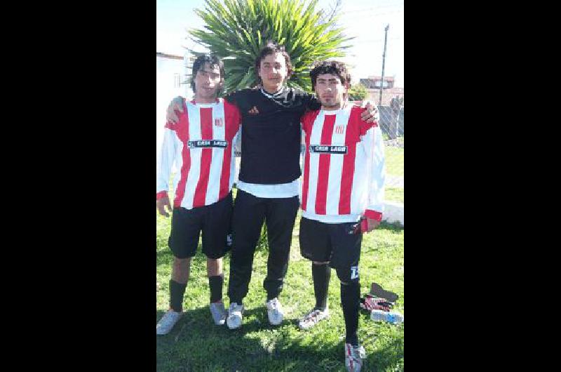 Los chicos se preparan para demostrar lo que saben jugar al fÃºtbol 