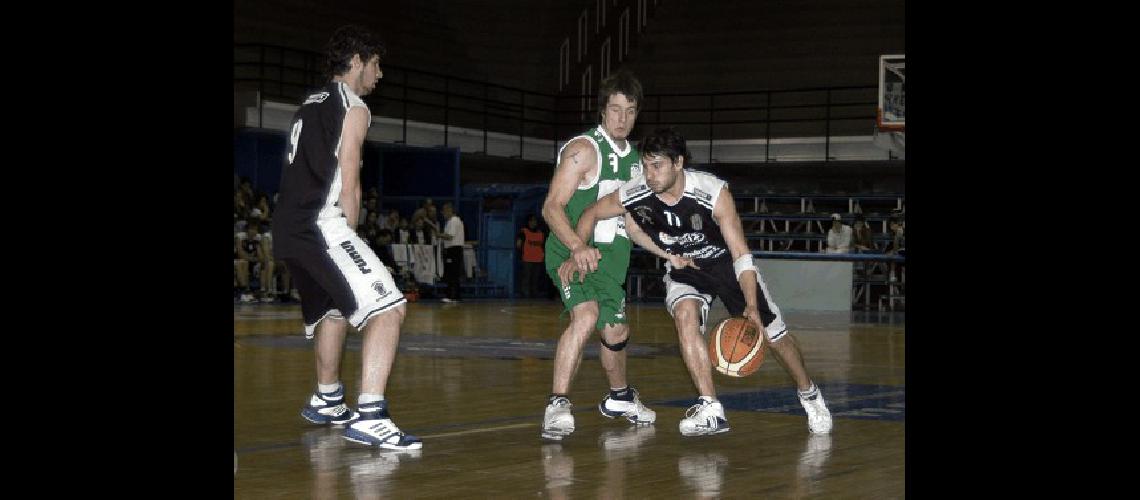 El equipo de Alejandro Pepiche tuvo en el base NicolÃs Lorenzo a uno de sus principales goleadores con 15 puntos Carlos RamÃ­rez 