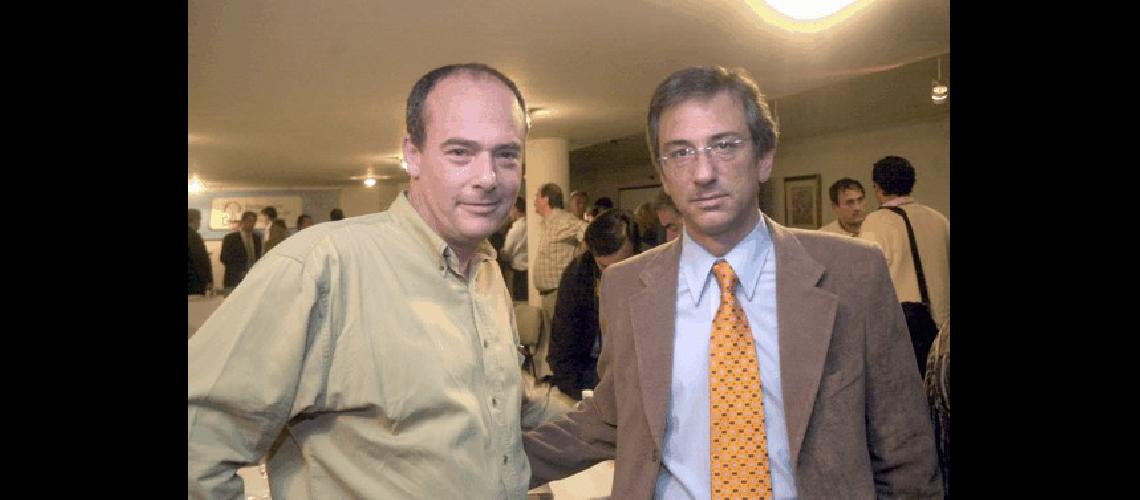 Alfredo Fisher junto a JosÃ© Eseverri intendente electo de OlavarrÃ­a 