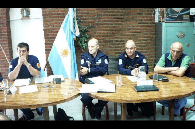 Horacio AcuÃ±a con el comandante Juan HÃ©ctor Carlos Caraduje y Felipe Orta presidieron la reuniÃ³n regional 