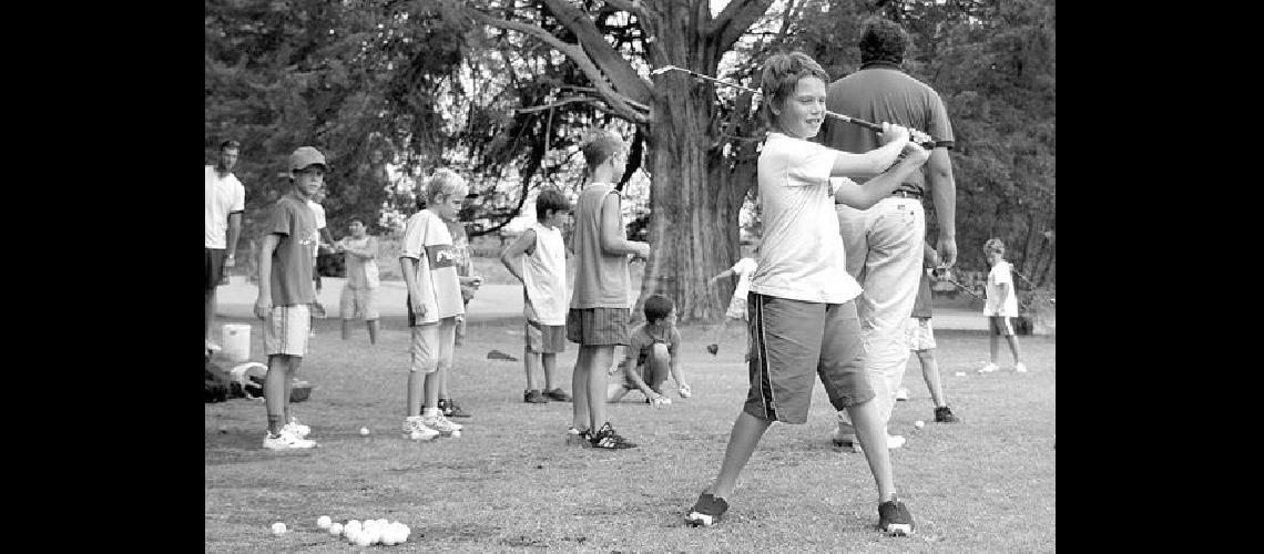 Ya se puso en marcha la actividad en la escuela de golf Archivo 