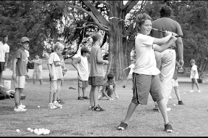 Ya se puso en marcha la actividad en la escuela de golf Archivo 