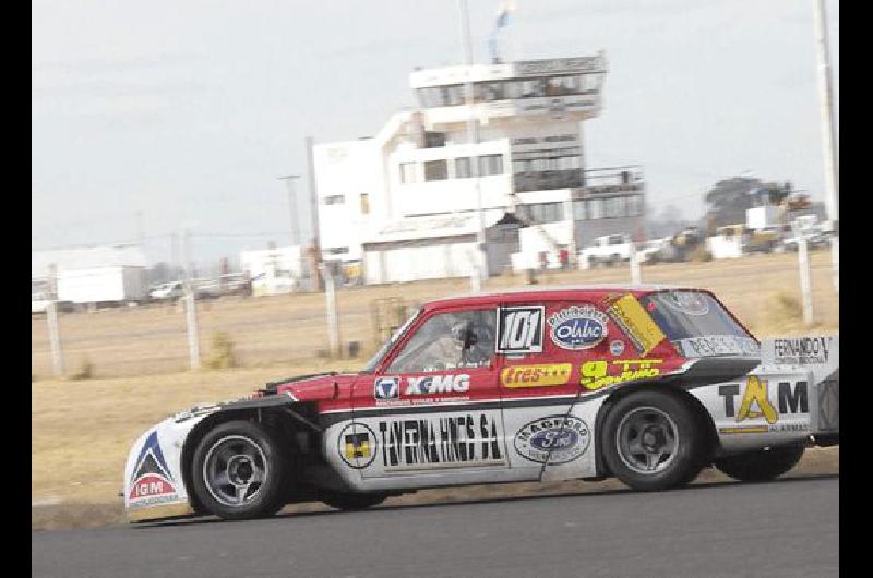 El Ford de Juan Carlos LÃ³pez se mostrÃ³ competitivo y al cabo de 2007 terminÃ³ segundo en el Campeonato ExhibiciÃ³n del Turismo Sport del Sudeste Archivo 