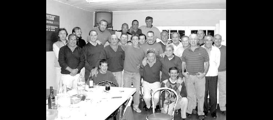 Un muy buen nÃºmero de golfistas estarÃn presentes hoy en la apertura de la temporada de verano Archivo 