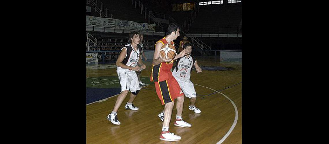 El equipo de Alejandro Pepiche cayÃ³ anoche en La Plata y ahora deberÃ revertir la serie en nuestra ciudad Archivo 