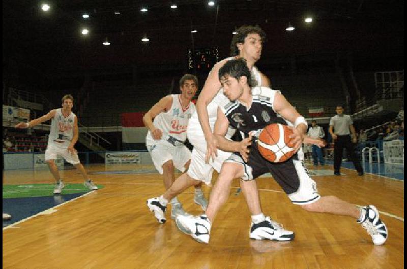 El base NicolÃs Lorenzo es clave en el andamiaje del equipo de Alejandro Pepiche que deberÃ ganar el viernes para no quedar eliminado del certamen Archivo 