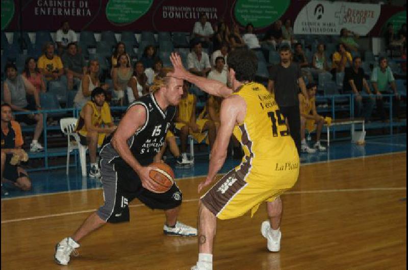 El equipo olavarriense chocÃ³ contra un rival que fue superior a lo largo de los 40 minutos y quedÃ³ al margen del Torneo Provincial de Clubes Claudio MartÃ­nez 