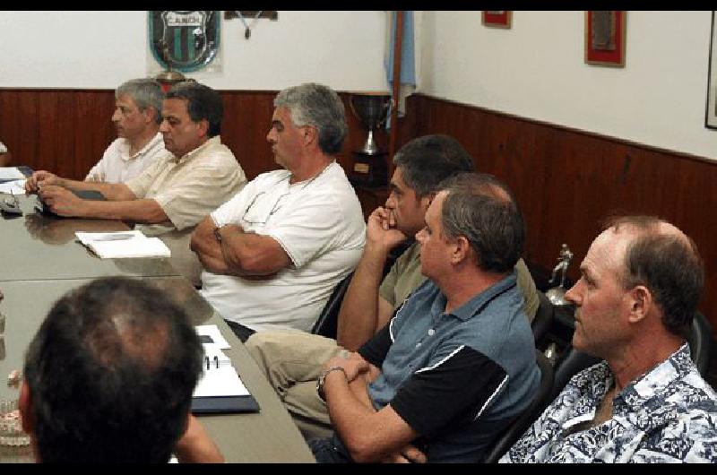 EL miÃ©rcoles por la noche se reunieron los dirigentes del fÃºtbol local en la LFO Claudio MartÃ­nez 