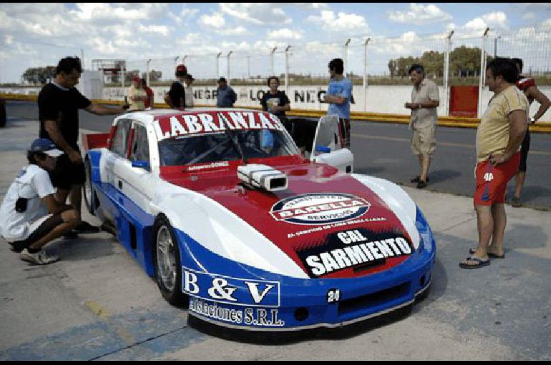 El piloto de OlavarrÃ­a encararÃ� en Balcarce la temporada 2008 del TC Pista Archivo 