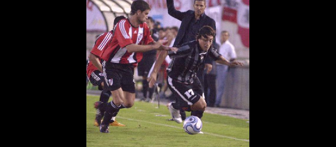 El equipo platense viene de merecer mÃs ante River Archivo 