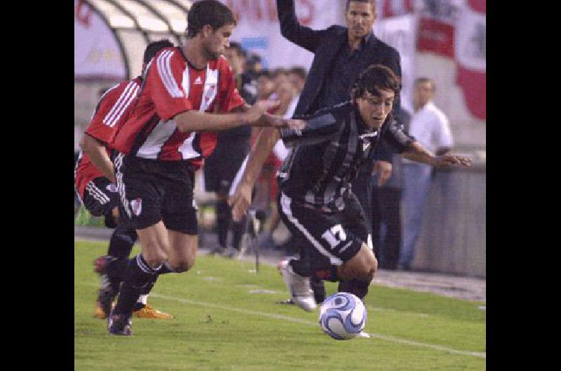 El equipo platense viene de merecer mÃs ante River Archivo 