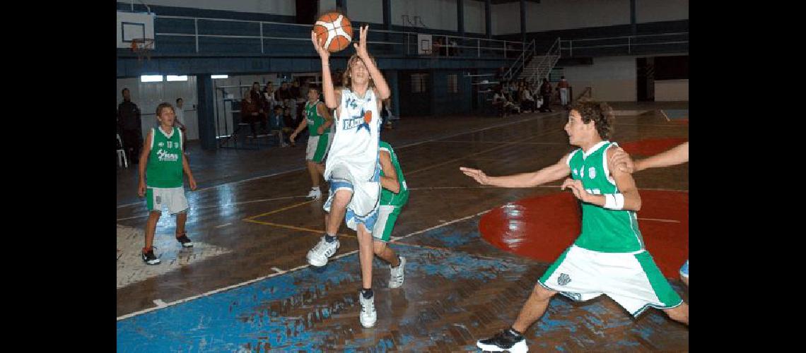 Racing y Pueblo Nuevo se enfrentaron por la cuarta fecha de la Zona Norte Marcelo Kehler 