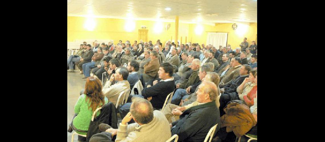 Cerca de 200 productores se reunieron el miÃ©rcoles en sede de los municipales 