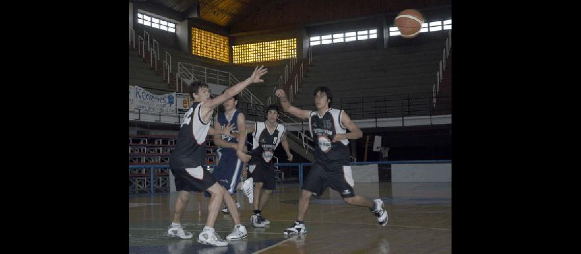 En la disputa del clÃsico de la ciudad Estudiantes ganÃ³ en 3 de las 4 categorÃ­as el pasado domingo Carlos RamÃ­rez 