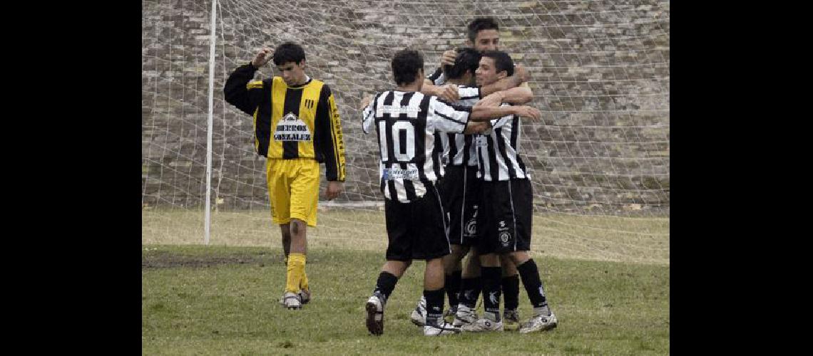 Estudiantes viene aplastando a sus rivales y hoy tendrÃ una excelente medida cuando visite a El FortÃ­n Carlos RamÃ­rez 