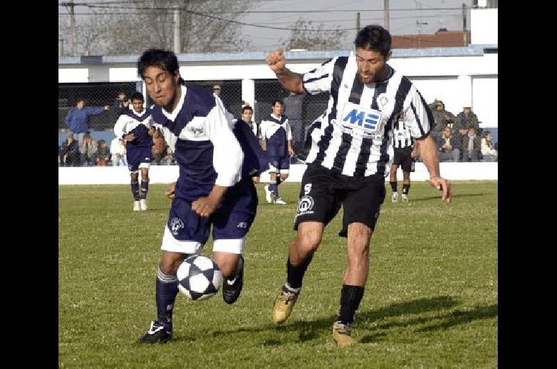 Mauricio Peralta marcado por Maldonado se anotÃ³ con dos goles en el triunfo bataraz en la cancha de El FortÃ­n Carlos RamÃ­rez 