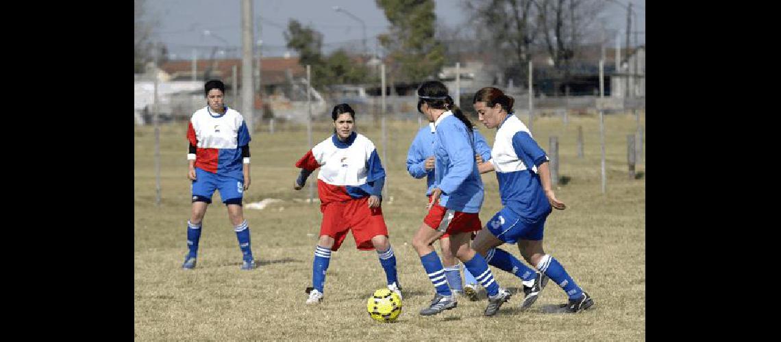 Las chicas del CEF NÂº 44 causaron una buena impresiÃ³n en el torneo regional Carlos RamÃ­rez 