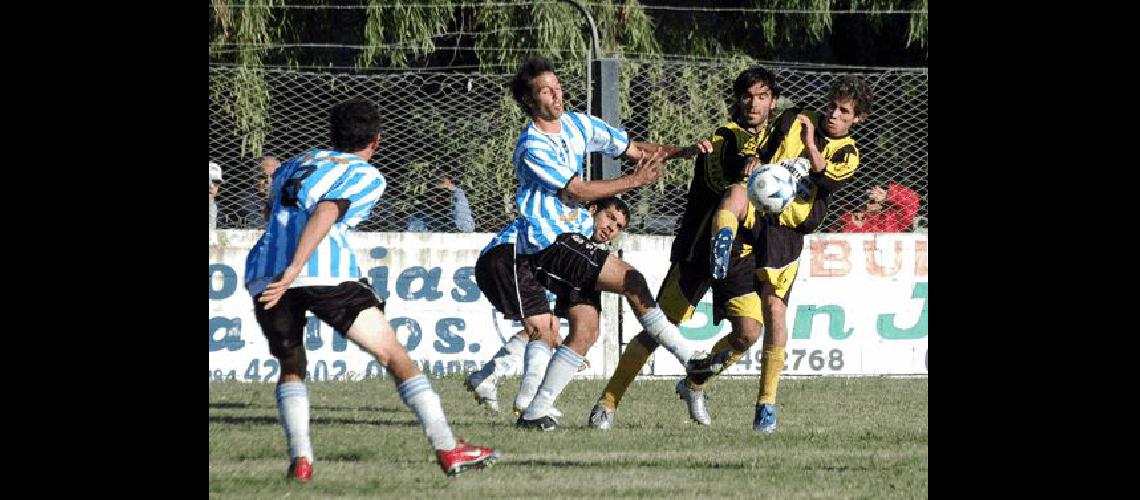 Uno de los punteros del Clausura Ferro recibirÃ maÃ±ana a San MartÃ­n de Sierras Bayas con la posibilidad de quedar como Ãºnico lÃ­der de certamen Archivo 