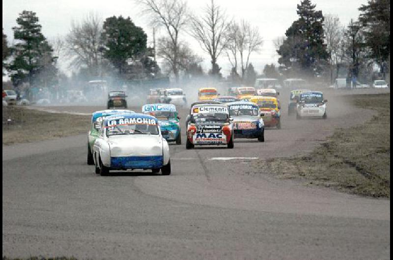 Walter GutiÃ©rrez adelante del pelotÃ³n El azuleÃ±o tuvo un auto tremendo y ganÃ³ cÃ³modo en La Bota Fotos Miguelangel 