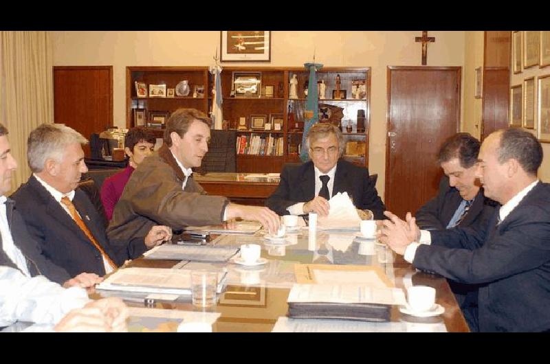 La reuniÃ³n del Ministro de Salud con el Intendente lapridense se produjo el jueves (Foto Municipalidad de Laprida) 