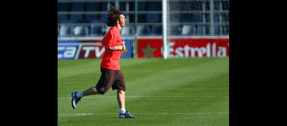 Lionel Messi sigue entrenando con Barcelona mientras la FIFA dilata su dictamen sobre el conflicto entre su club y la AFA AFP 