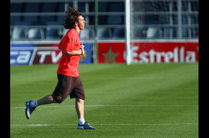 Lionel Messi sigue entrenando con Barcelona mientras la FIFA dilata su dictamen sobre el conflicto entre su club y la AFA AFP 