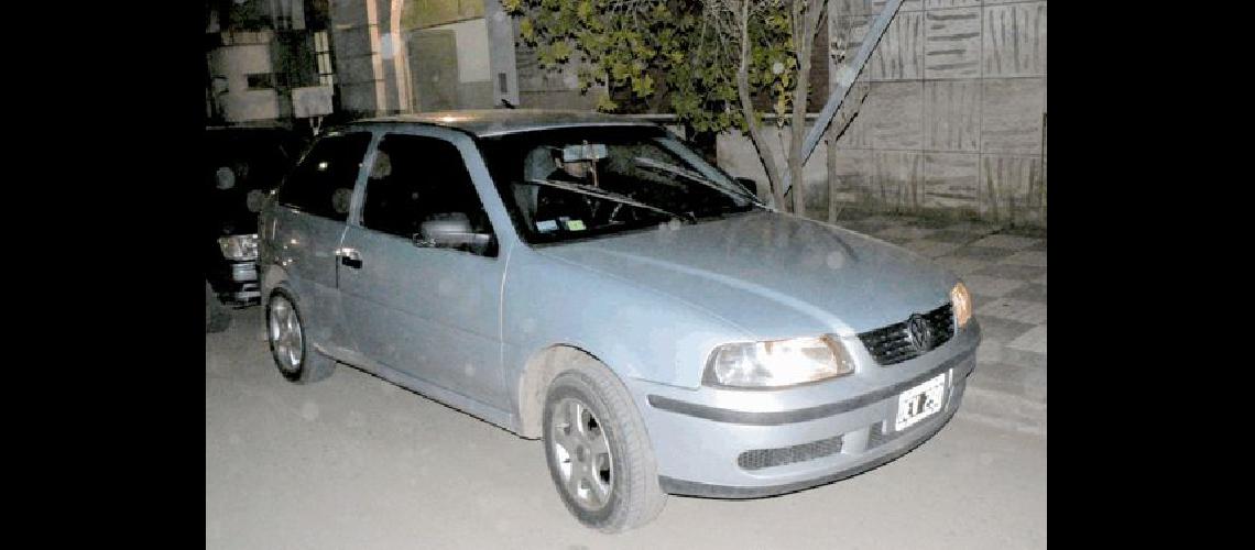 El auto secuestrado fue observado en la tarde del viernes circulando de manera sospechosa tambiÃ©n en Laprida 