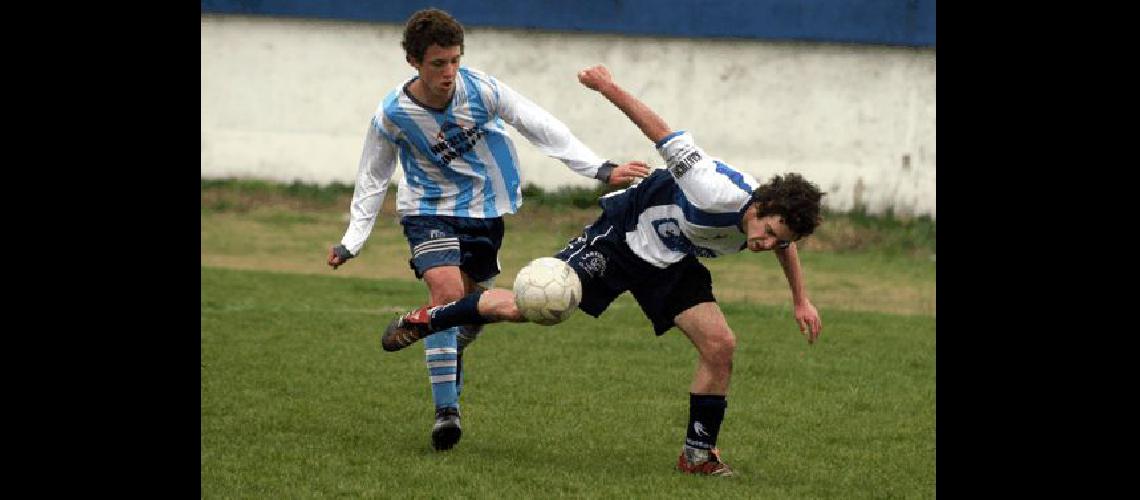 Racing y Ferro jugaron el clÃsico en la reanudaciÃ³n del fÃºtbol menor Claudio MartÃ­nez 