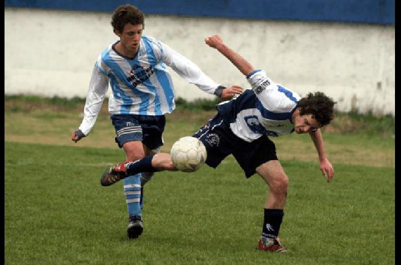 Racing y Ferro jugaron el clÃsico en la reanudaciÃ³n del fÃºtbol menor Claudio MartÃ­nez 