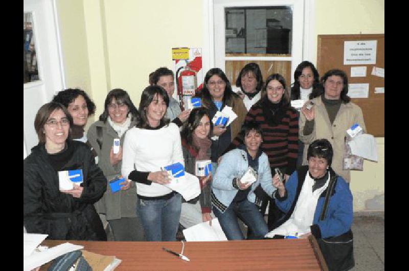 Las chicas docentes estarÃ�n comunicadas desde el campo 