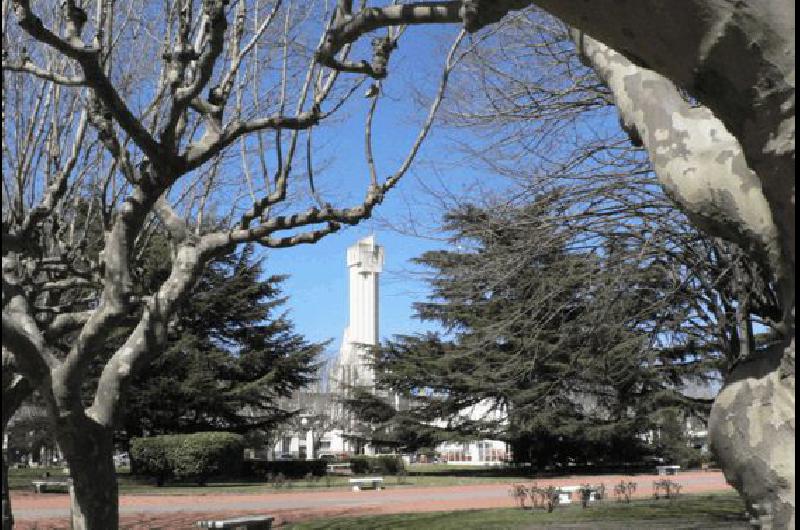 La plaza y el municipio dos puntos referentes del centro de la ciudad 