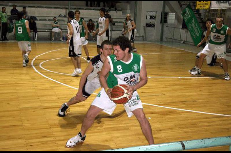 El equipo albinegro mejorÃ³ bastante con respecto al partido del jueves y se impuso con autoridad Claudio MartÃ­nez 