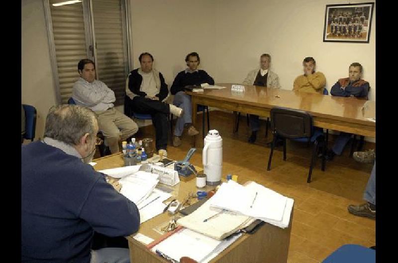 Los dirigentes del bÃsquetbol local se reunieron en Riobamba 2541 Carlos RamÃ­rez 