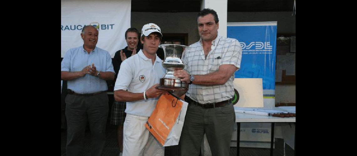 Juan Manuel FernÃndez inscribiÃ³ su nombre en la Copa OSDE Claudio MartÃ­nez 