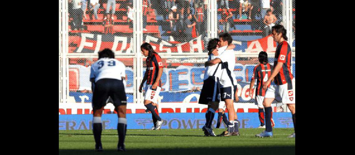 Gimnasia festeja el empate San Lorenzo perdiÃ³ dos puntos de local y ahora ya no es el Ãºnico lÃ­der TÃ©lam 