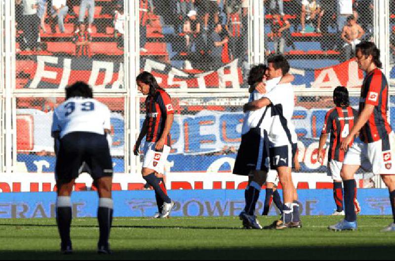 Gimnasia festeja el empate San Lorenzo perdiÃ³ dos puntos de local y ahora ya no es el Ãºnico lÃ­der TÃ©lam 