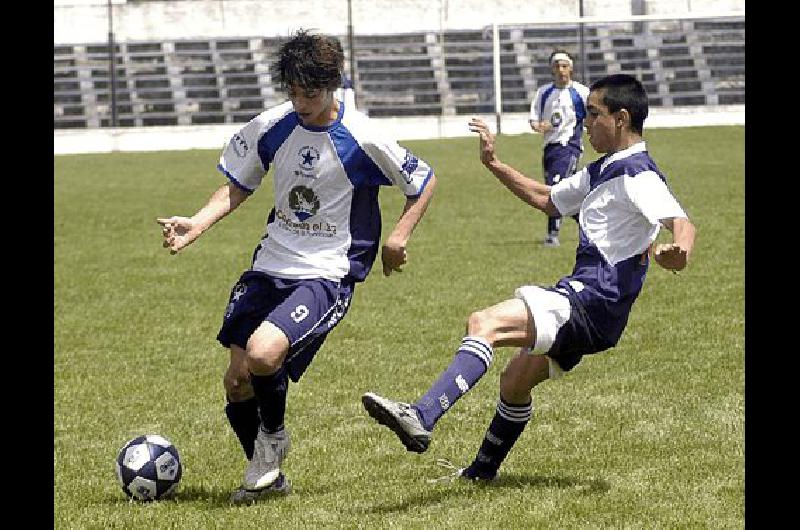 Al fÃºtbol menor le quedan tres fechas Archivo 