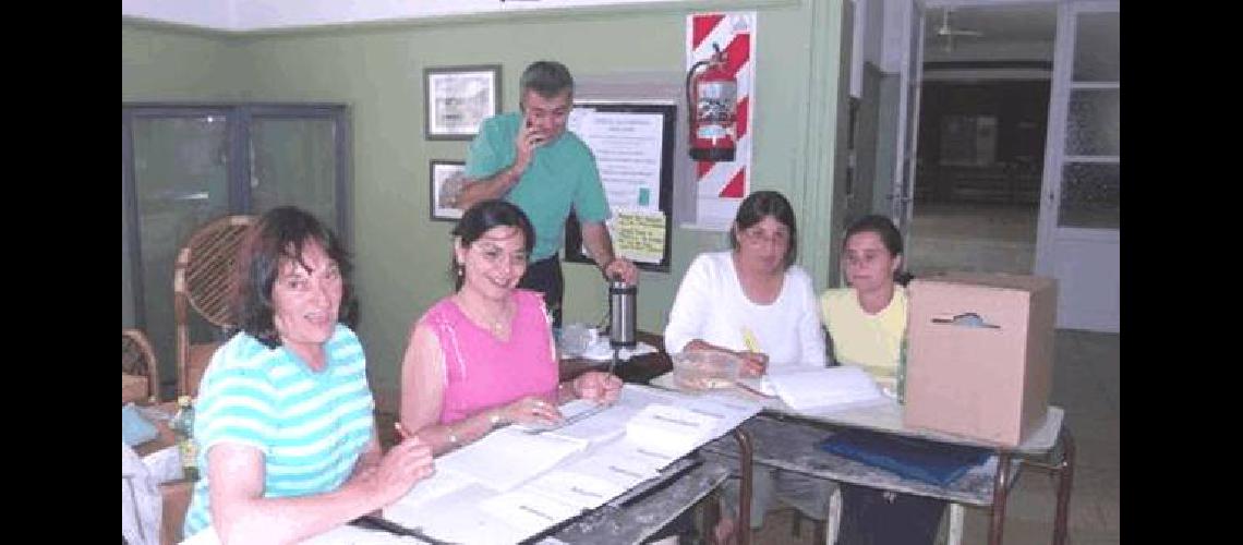 Autoridades de mesa que actuaron en la Escuela NÂº 1 