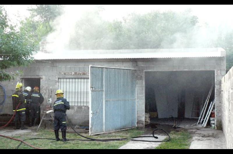 Los Bomberos acudieron de inmediato al lugar y evitaron pÃ©rdidas mayores 