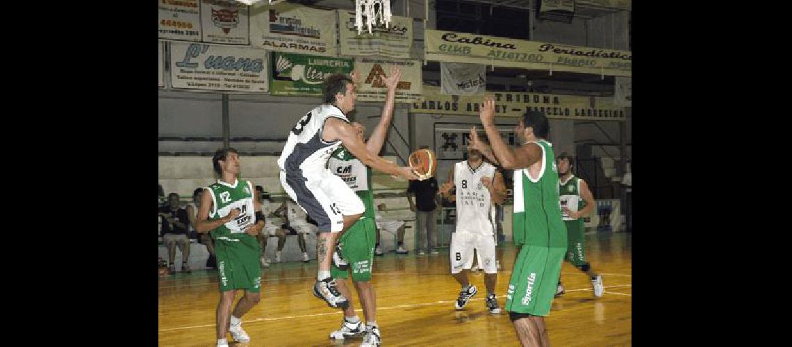 El equipo albinegro lo pudo quebrar reciÃ©n en el cuarto final Carlos RamÃ­rez 