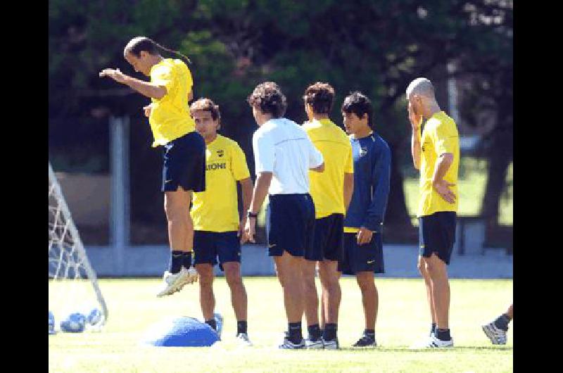 Boca entrena fuerte en Tandil mÃs pensando en los partidos en serio que en la Copa de Verano TÃ©lam 