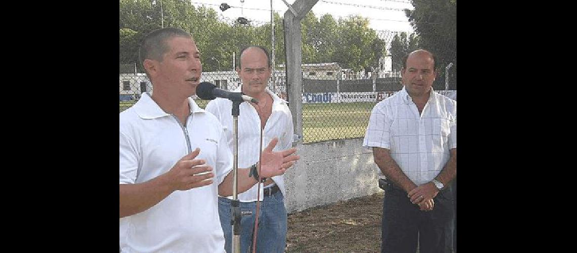 El profesor ArÃ­stegui agradeciÃ³ a quienes hicieron posible contar con la nueva cancha 