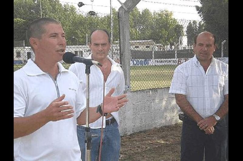 El profesor ArÃ­stegui agradeciÃ³ a quienes hicieron posible contar con la nueva cancha 