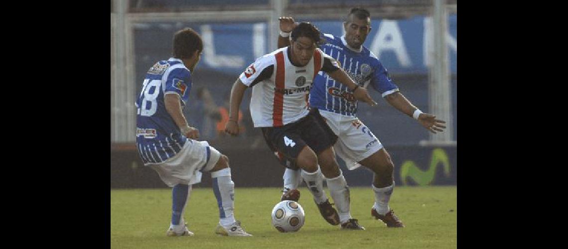 El equipo azulgrana viene de perder en el torneo Clausura como local ante Godoy Cruz de Mendoza AFP 