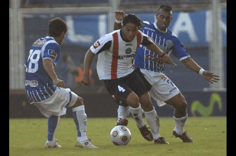 El equipo azulgrana viene de perder en el torneo Clausura como local ante Godoy Cruz de Mendoza AFP 