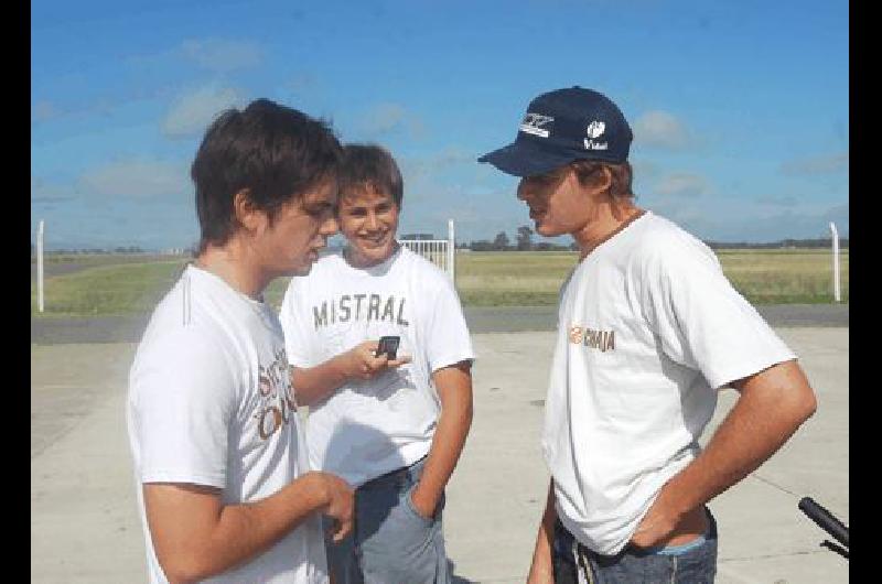 Los primos AgustÃ­n Herrera y NicolÃ�s Romero corren en el Roberto Mouras platense Archivo Fotos Miguelangel 